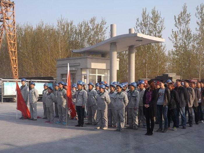 華鼎建材2015年4月15日月會(huì)暨積分制管理知識(shí)競賽圓滿落幕3